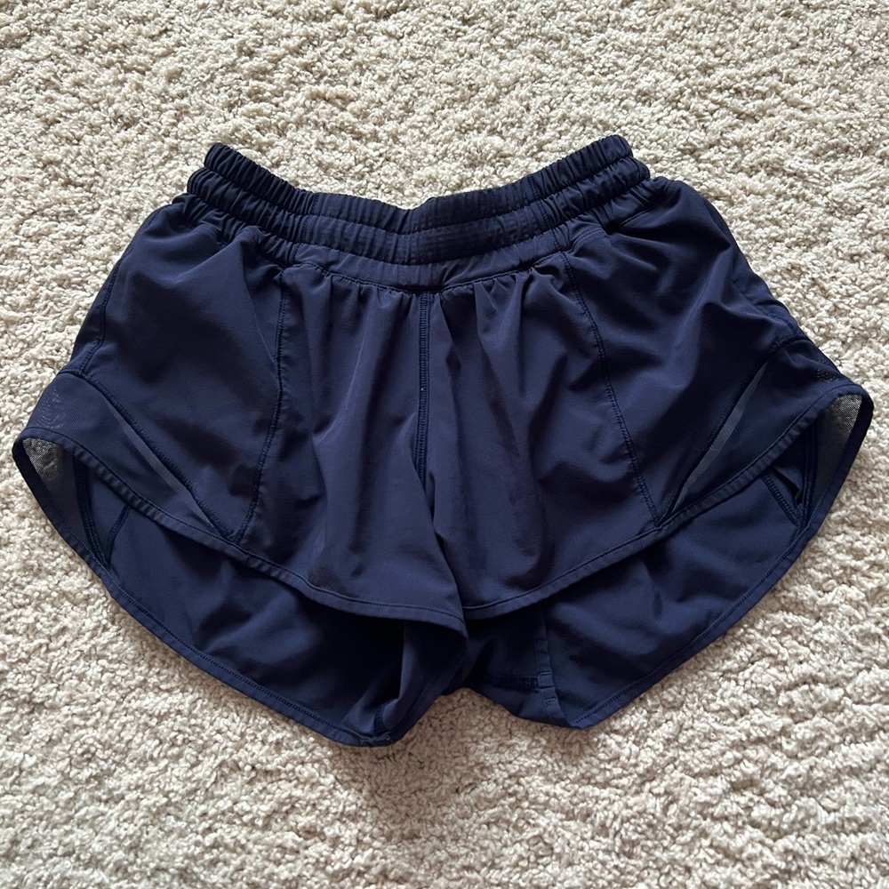 Lululemon hotty hot shorts 2.5